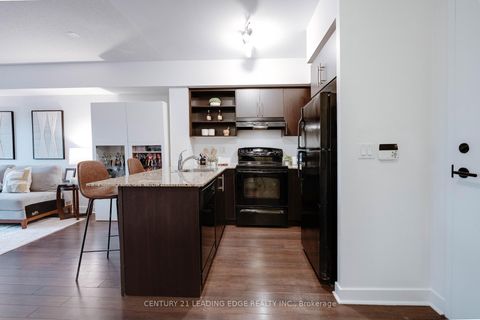 Photo 4 at 820 - 120 Dallimore Circle, Don Mills, Toronto