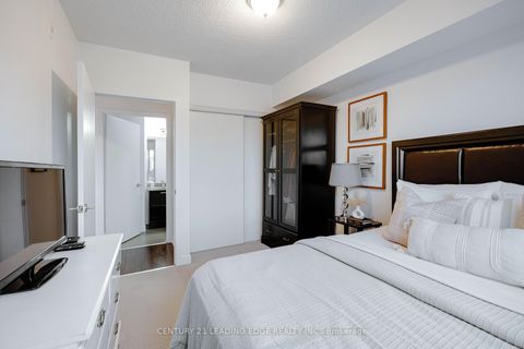 Photo 8 at 820 - 120 Dallimore Circle, Don Mills, Toronto