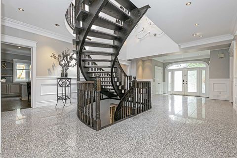 Photo 2 at 338 Mckee Avenue, Willowdale East, Toronto