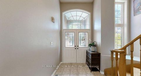 Photo 3 at 215 Drummond Drive, Maple, Vaughan