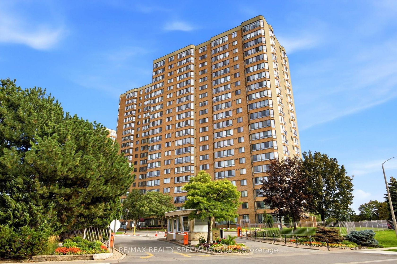 113 - 55 Bamburgh Circle, Steeles, Toronto photo 8