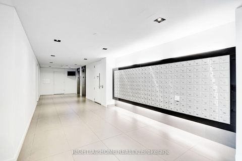 Photo 7 at 502 - 32 Trolley Crescent, Moss Park, Toronto