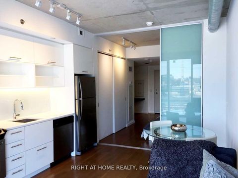 Photo 11 at 502 - 32 Trolley Crescent, Moss Park, Toronto