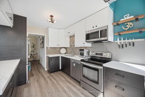 Photo 5 at 112 - 6 Humberline Drive, Clairville, Toronto