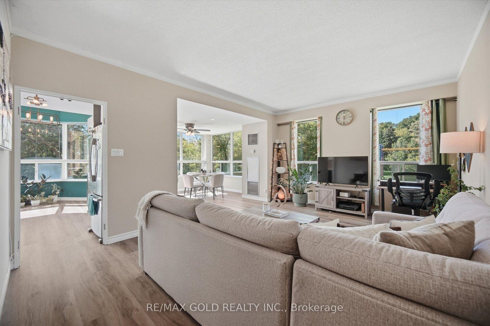 112 - 6 Humberline Drive, Clairville, Toronto 