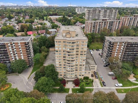 Photo 2 at 303 - 4 Park Vista, Parkview, Toronto
