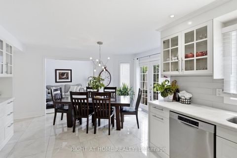 Photo 4 at 71 VENETO Drive, Vaughan Grove, Vaughan