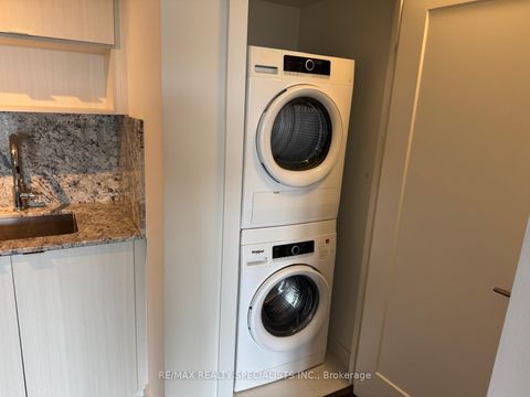 Photo 10 at 1406 - 7 MABELLE Avenue, City Centre West, Toronto
