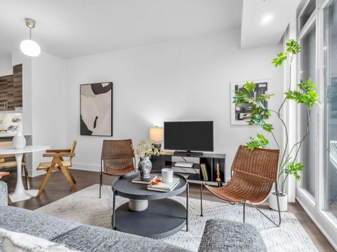 Photo 1 at 919 - 525 Adelaide Street W, Waterfront Communities C1, Toronto