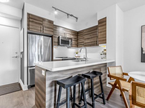 Photo 7 at 919 - 525 Adelaide Street W, Waterfront Communities C1, Toronto