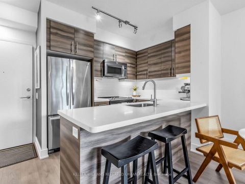 Photo 10 at 919 - 525 Adelaide Street W, Waterfront Communities C1, Toronto