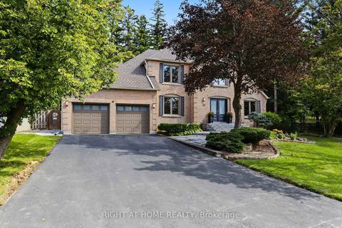 Photo 1 at 11 Harrowsmith Place, Oak Ridges, Richmond Hill