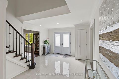 Photo 4 at 11 Harrowsmith Place, Oak Ridges, Richmond Hill