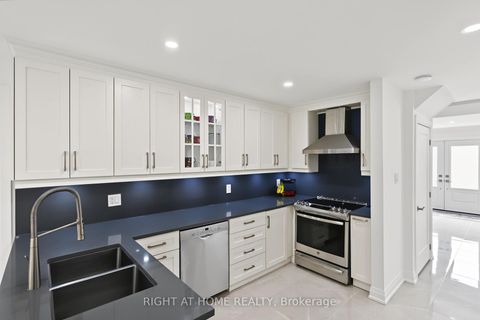 Photo 17 at 11 Harrowsmith Place, Oak Ridges, Richmond Hill