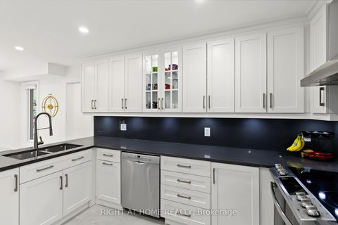 Photo 18 at 11 Harrowsmith Place, Oak Ridges, Richmond Hill
