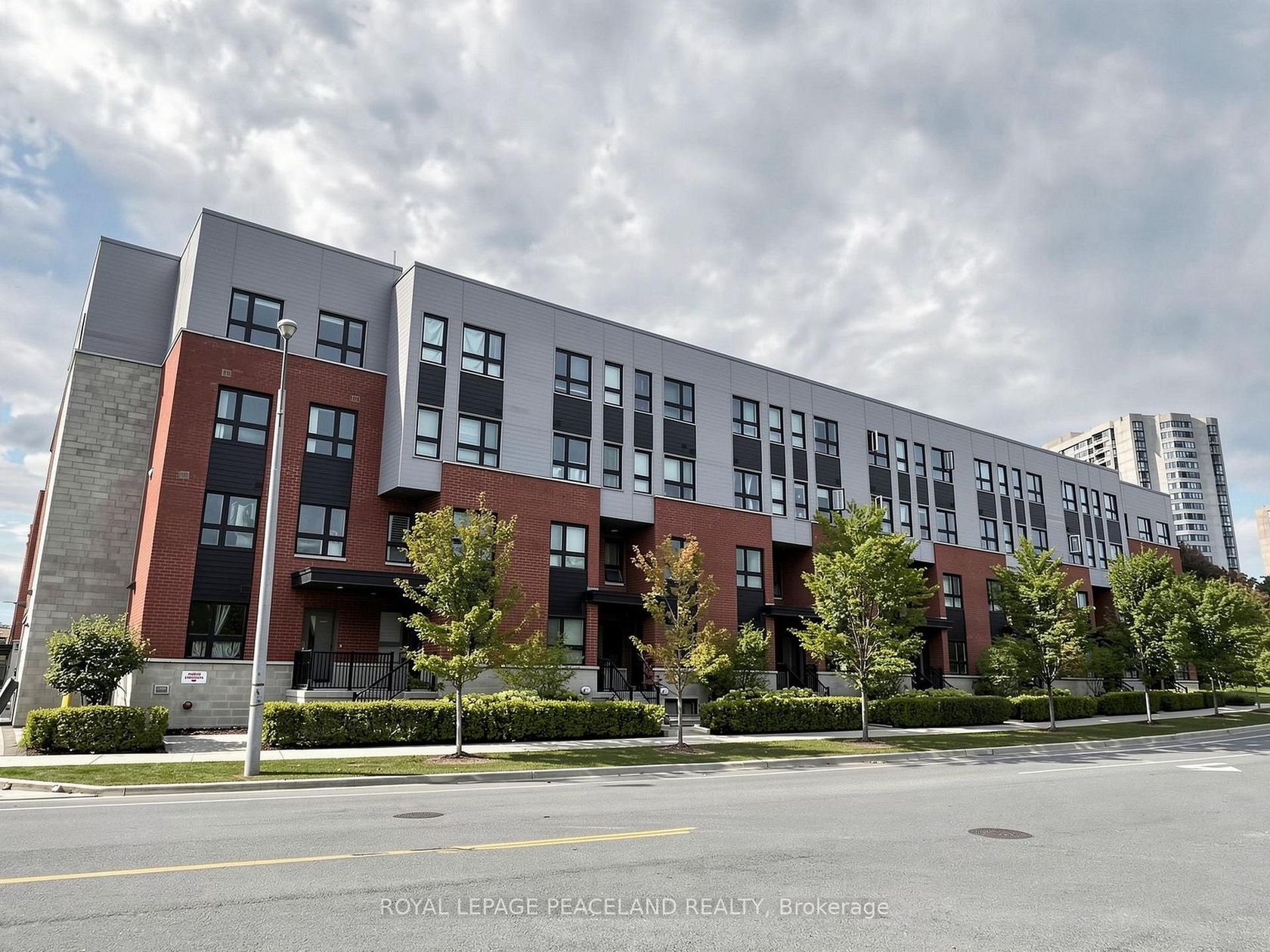 325 - 2100 Bridletowne Circle, L'Amoreaux, Toronto 