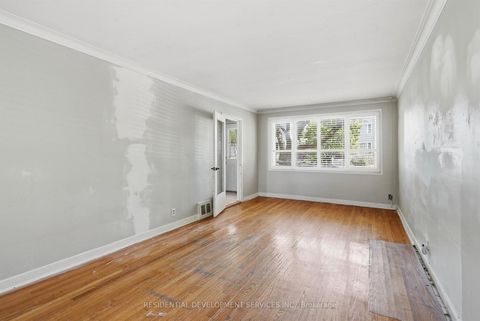 Photo 5 at 21 Eastgate Crescent, Birchmount, Toronto