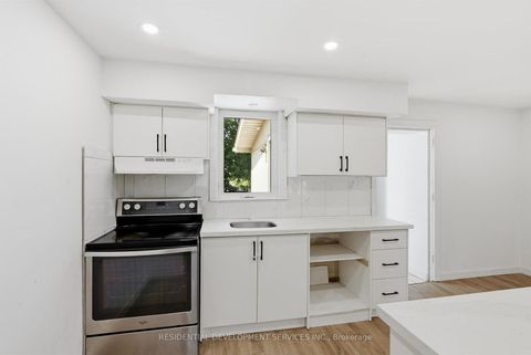 Photo 7 at 21 Eastgate Crescent, Birchmount, Toronto
