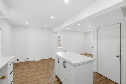 Photo 9 at 21 Eastgate Crescent, Birchmount, Toronto