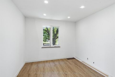 Photo 13 at 21 Eastgate Crescent, Birchmount, Toronto