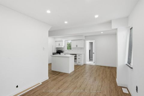 Photo 14 at 21 Eastgate Crescent, Birchmount, Toronto