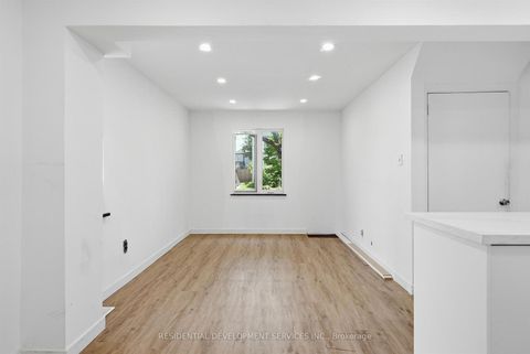 Photo 15 at 21 Eastgate Crescent, Birchmount, Toronto