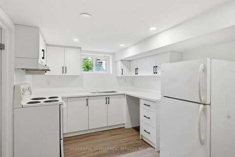 Photo 33 at 21 Eastgate Crescent, Birchmount, Toronto