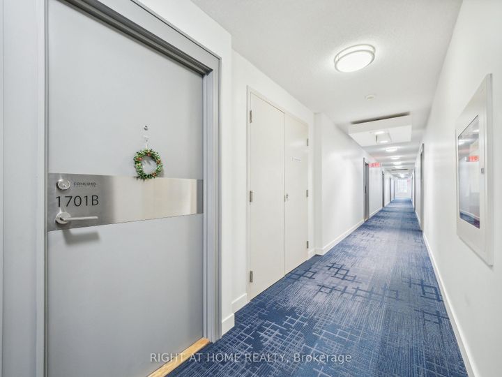 Photo 2 at 1701B - 19 Singer Court, Bayview Village, Toronto