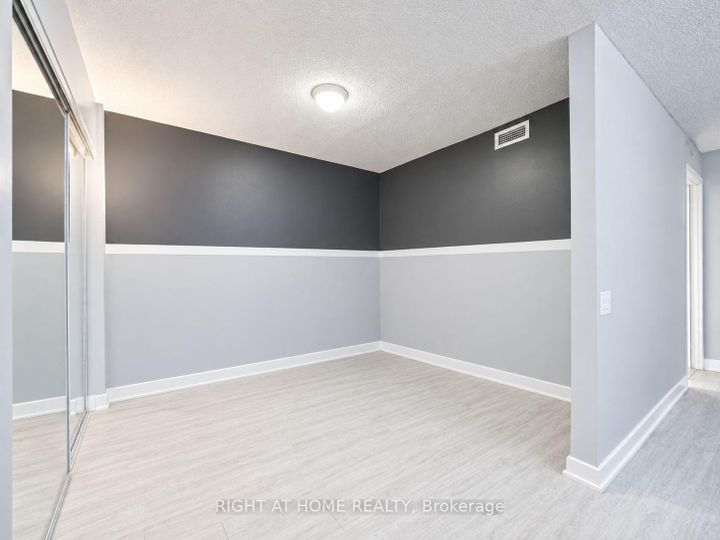 Photo 3 at 1701B - 19 Singer Court, Bayview Village, Toronto