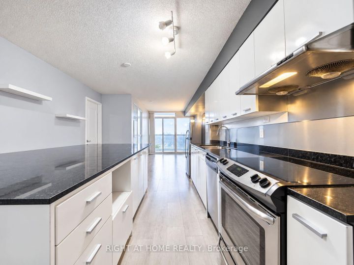 Photo 5 at 1701B - 19 Singer Court, Bayview Village, Toronto