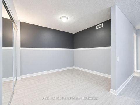 Photo 3 at 1701B - 19 Singer Court, Bayview Village, Toronto