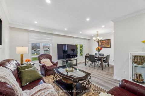 Photo 12 at 11 Charlotte Court, Letitia Heights, Barrie