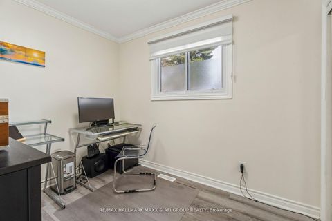 Photo 27 at 11 Charlotte Court, Letitia Heights, Barrie