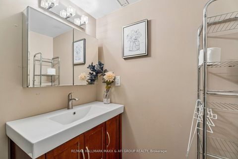 Photo 41 at 11 Charlotte Court, Letitia Heights, Barrie