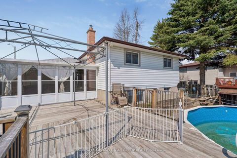 Photo 42 at 11 Charlotte Court, Letitia Heights, Barrie