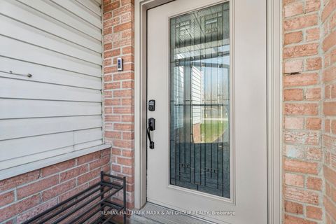 Photo 46 at 11 Charlotte Court, Letitia Heights, Barrie