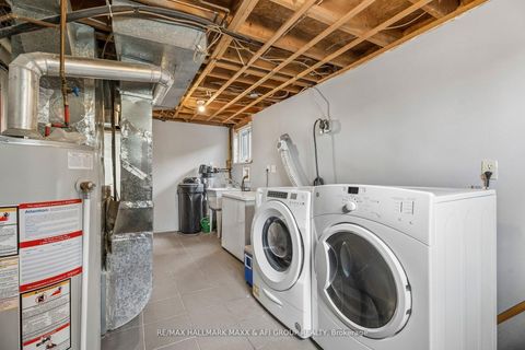 Photo 49 at 11 Charlotte Court, Letitia Heights, Barrie