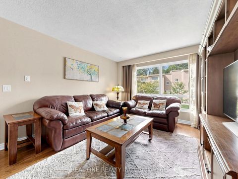 Photo 5 at 174 Rusty Crestway, Don Valley Village, Toronto