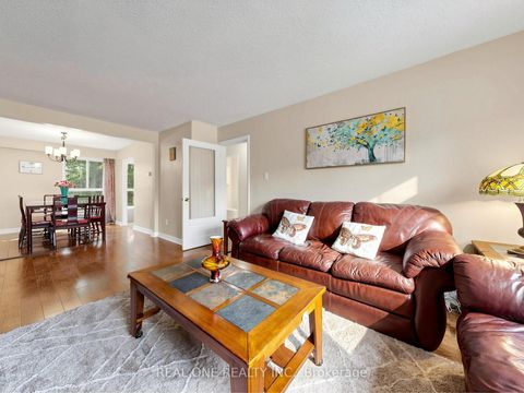 Photo 6 at 174 Rusty Crestway, Don Valley Village, Toronto