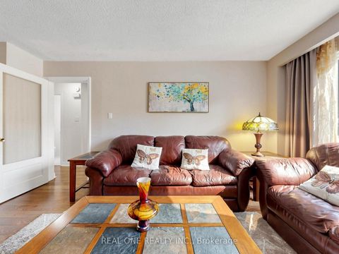 Photo 8 at 174 Rusty Crestway, Don Valley Village, Toronto
