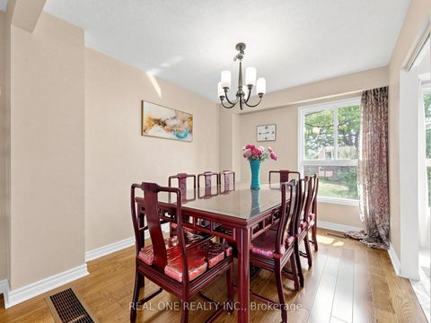 Photo 13 at 174 Rusty Crestway, Don Valley Village, Toronto