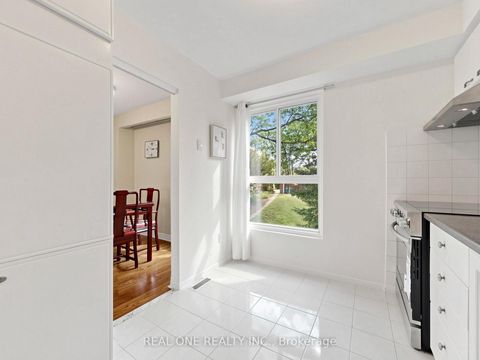 Photo 17 at 174 Rusty Crestway, Don Valley Village, Toronto
