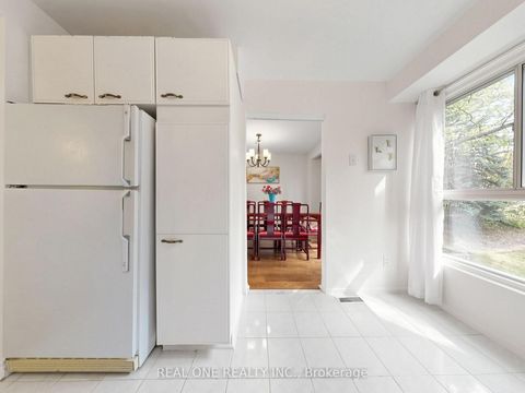 Photo 18 at 174 Rusty Crestway, Don Valley Village, Toronto