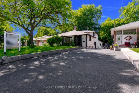 Photo 1 at 61 Sundial Crescent, Victoria Village, Toronto