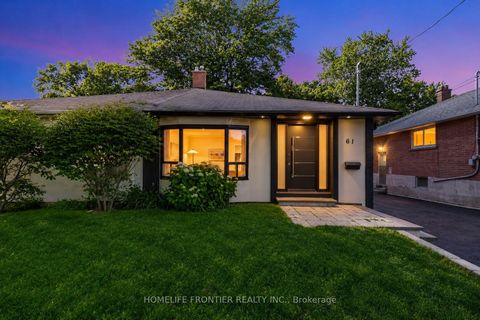Photo 5 at 61 Sundial Crescent, Victoria Village, Toronto