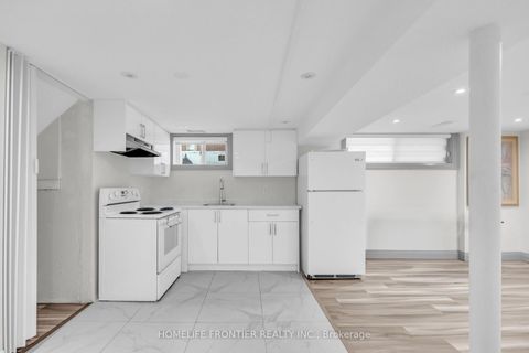 Photo 36 at 61 Sundial Crescent, Victoria Village, Toronto