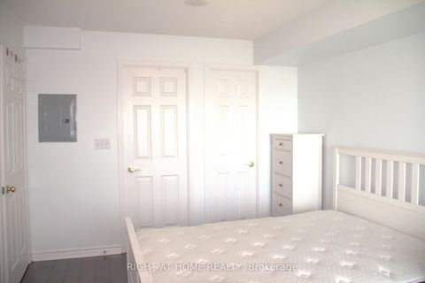 Photo 13 at 3207 - 18 Spring Garden Avenue, Willowdale East, Toronto