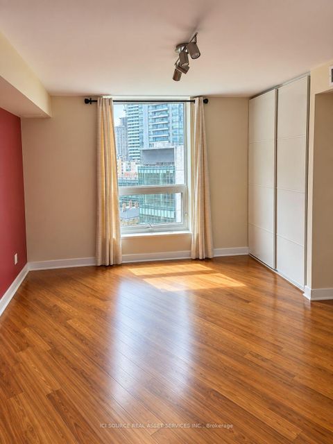 Photo 8 at 1226 - 77 Maitland Place, South St. James Town, Toronto
