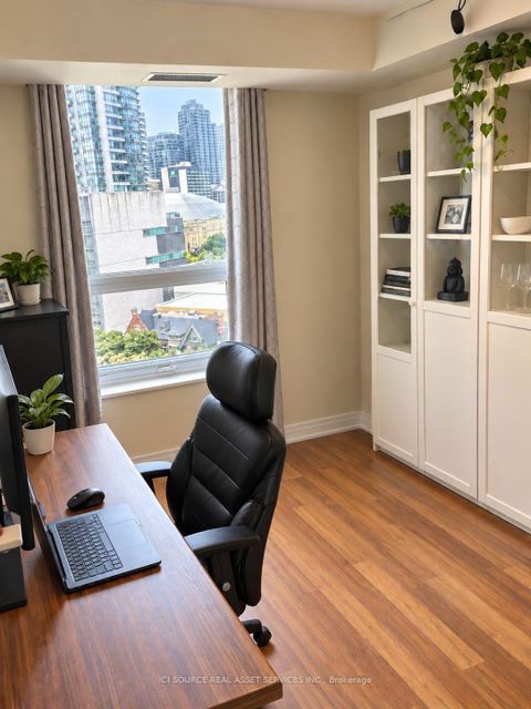 Photo 10 at 1226 - 77 Maitland Place, South St. James Town, Toronto