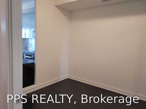 Photo 4 at 1007 - 330 Richmond Street W, Waterfront Communities C1, Toronto